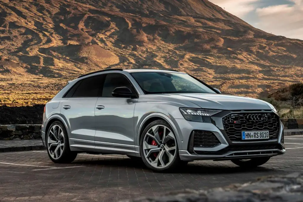 Top 10 Fastest SUVs in the World in 2025 8 Top 10 Fastest SUVs in the World in 2025