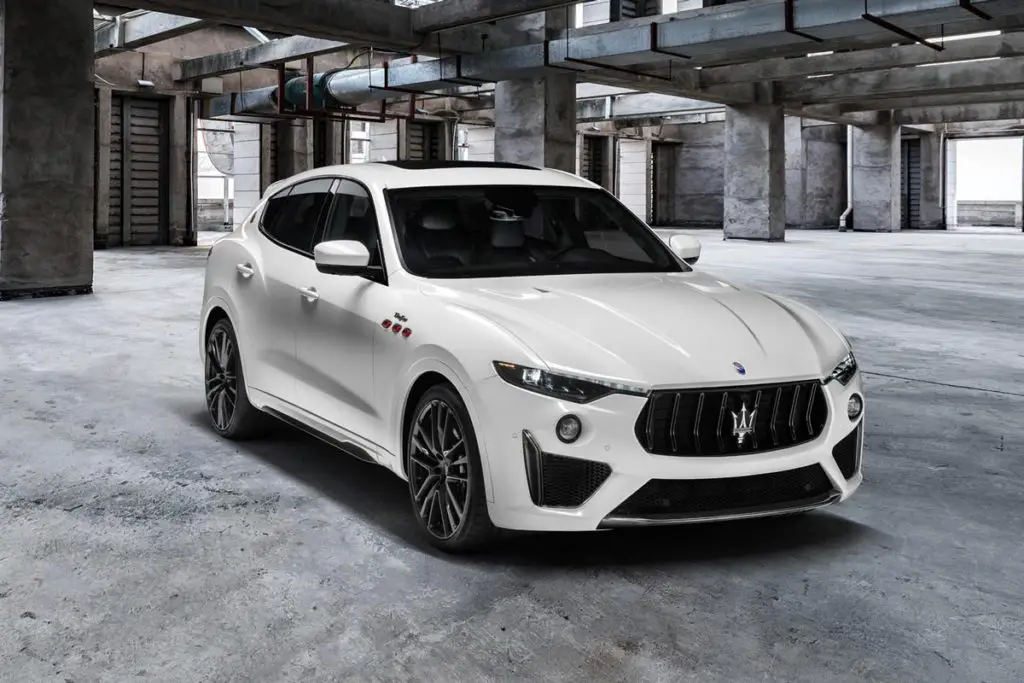 Top 10 Fastest SUVs in the World in 2025 7 Top 10 Fastest SUVs in the World in 2025