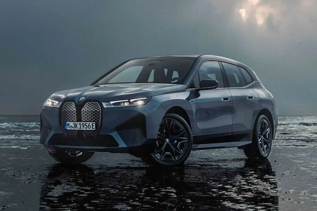 Top 10 Longest-Range Electric Cars on the Market in 2025 3 Longest-Range Electric Cars on the Market in 2025