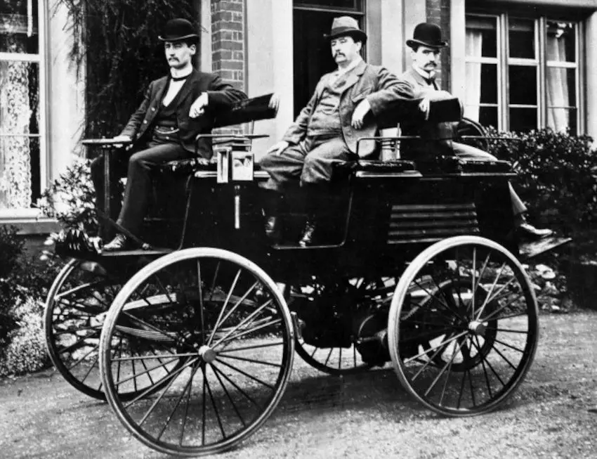 Electric Vehicles: The Whats & Whys to Know About the Future of Mobility 3