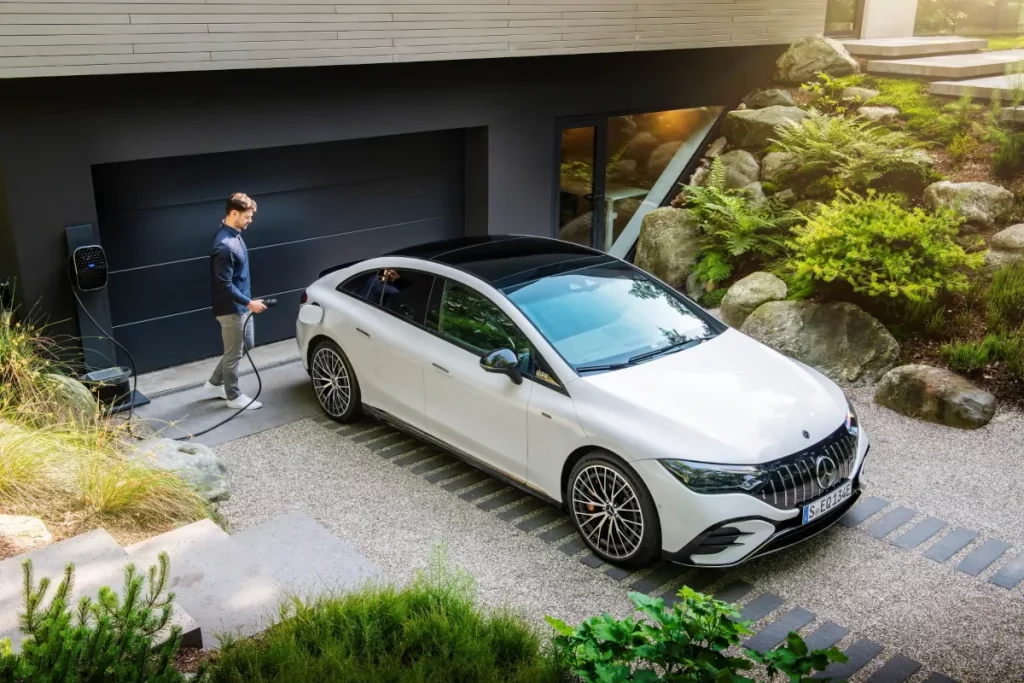 Top 10 Longest-Range Electric Cars on the Market in 2025 9 Longest-Range Electric Cars on the Market in 2025